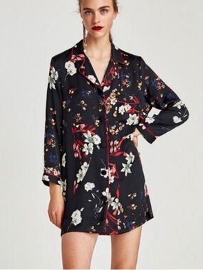 Zara Woman Floral Print Kimono Style Dress in Black Satin Sheen Red Floral, L